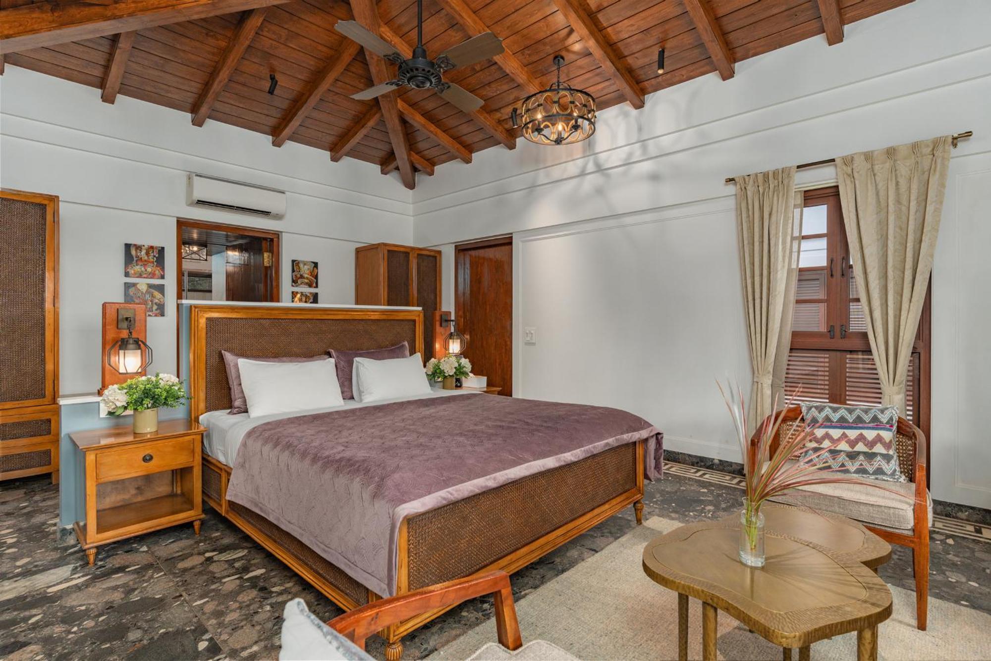 Azara Beach House - 5 Bhk Designer Villa, Candolim Beach Экстерьер фото